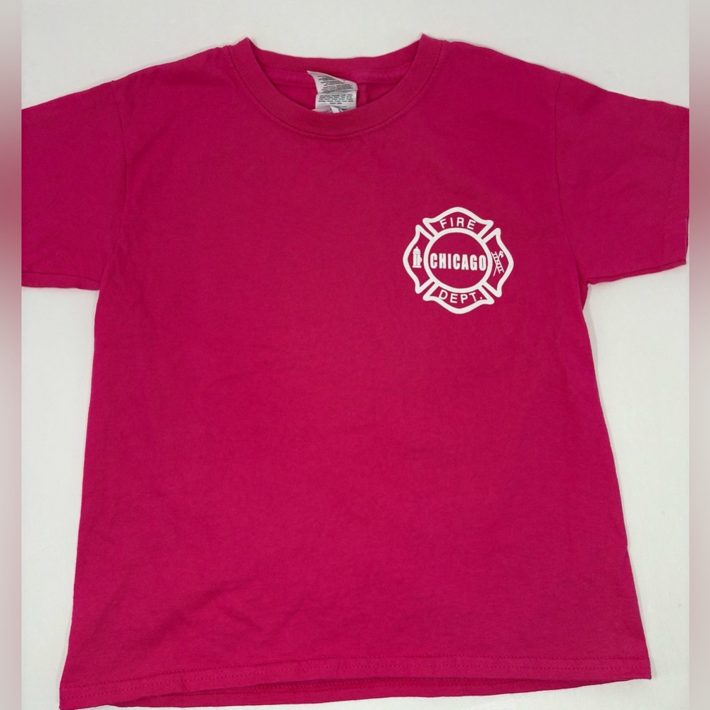 GILDEN:  Pink ‘Chicago Fire Department’ T-Shirt; Size Youth XS.